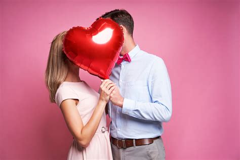 キス やり方|キスの種類19選｜上手なキスのやり方と心理・意